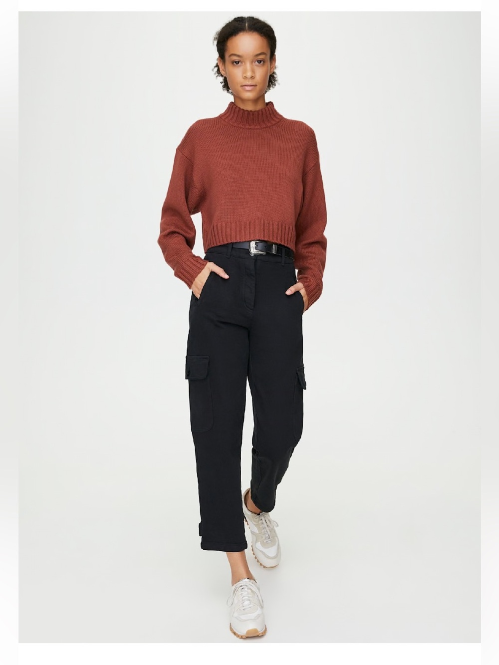 Aritzia Wilfred Free Black Modern Cargo Pants High Rise Cropped size small work